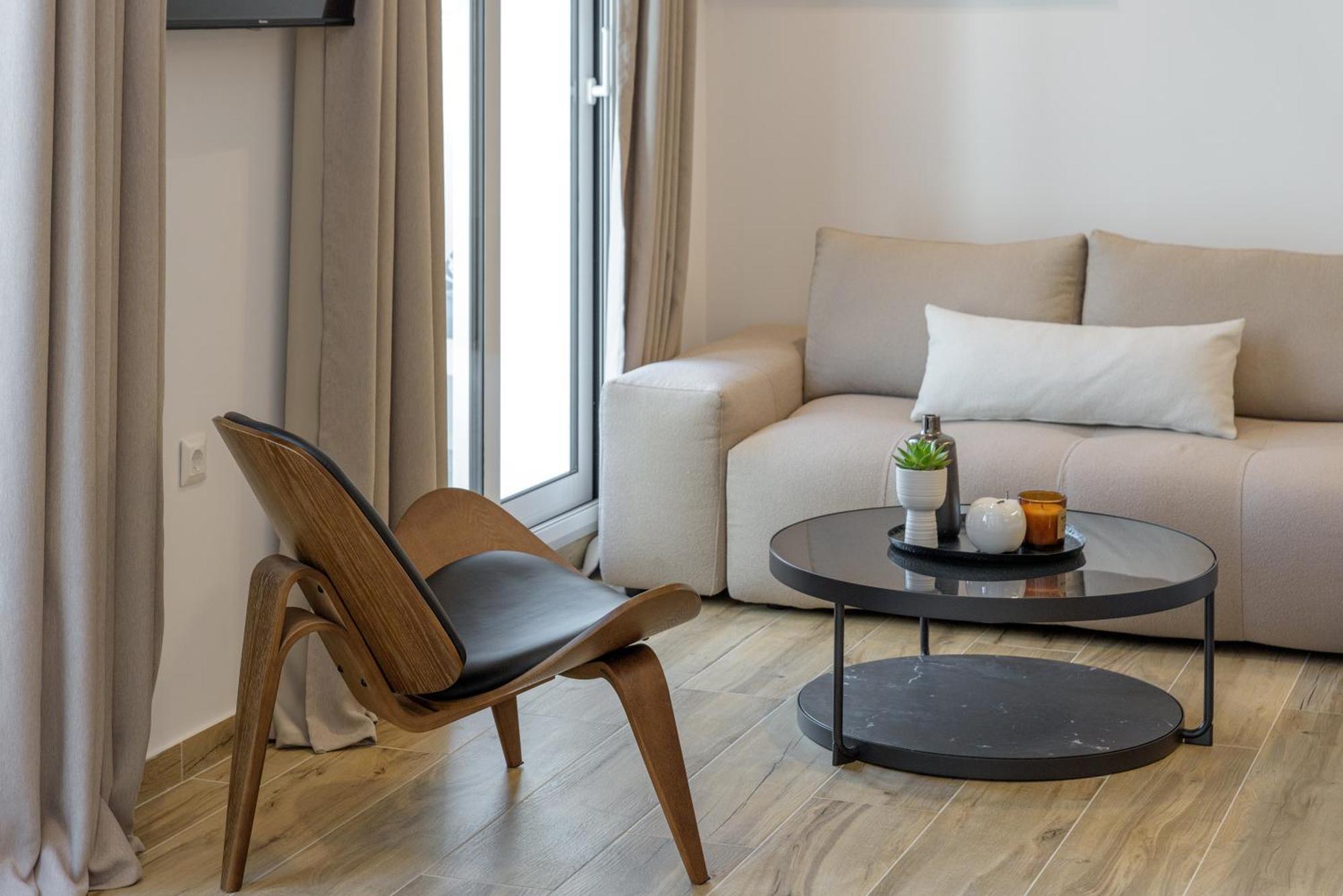 Central Sunny Loft With Plunge Pool Афіни Екстер'єр фото